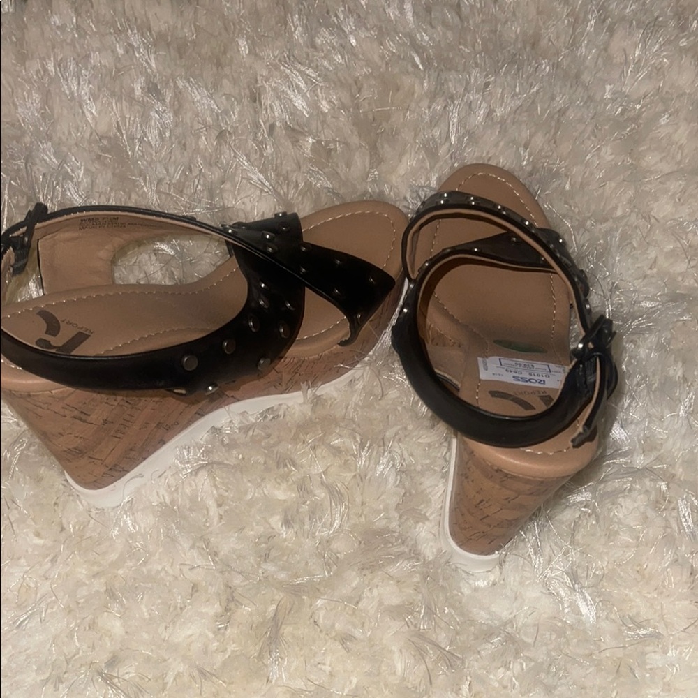 Report Black and Tan Wedge Shoes with Elegant Design - Picture 8 of 8